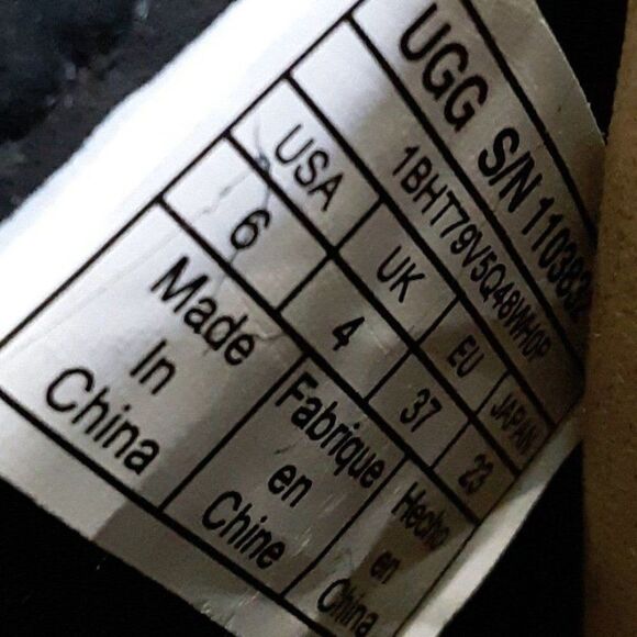 UGG Women's 6M Winter Ankle Boot - Picture 6 of 11